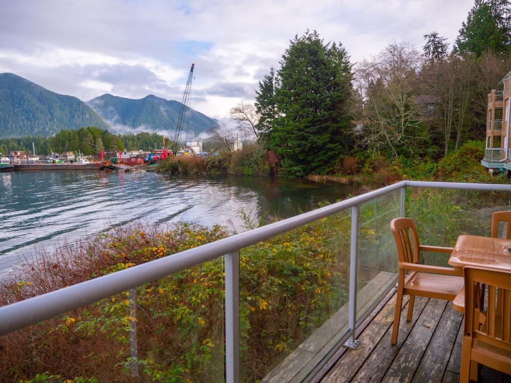 Waterfront View Of The Inlet, Short Walk To Town Tofino Exterior foto