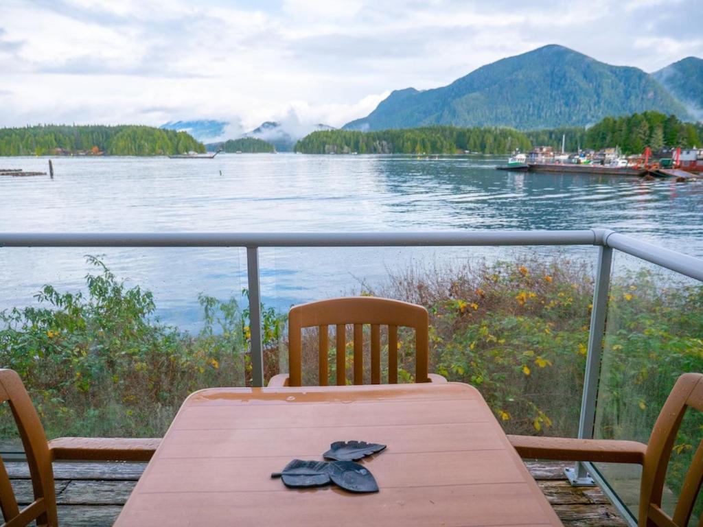 Waterfront View Of The Inlet, Short Walk To Town Tofino Exterior foto