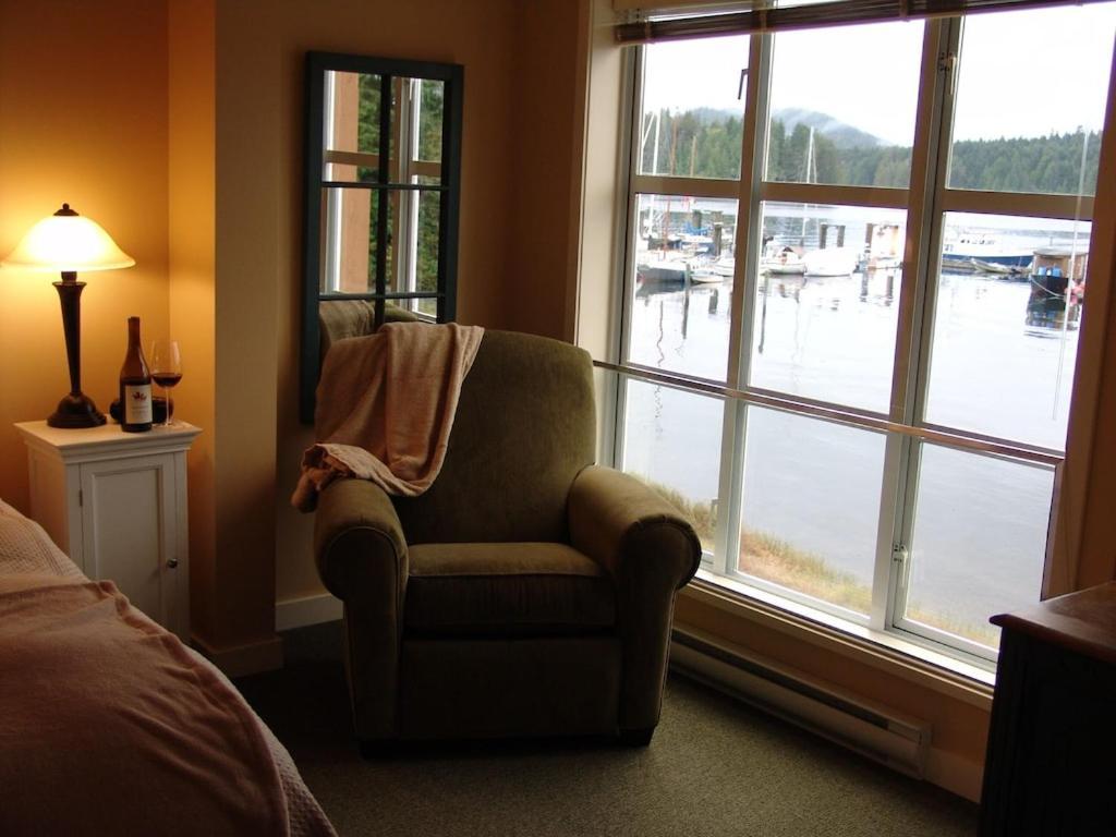 Waterfront View Of The Inlet, Short Walk To Town Tofino Exterior foto